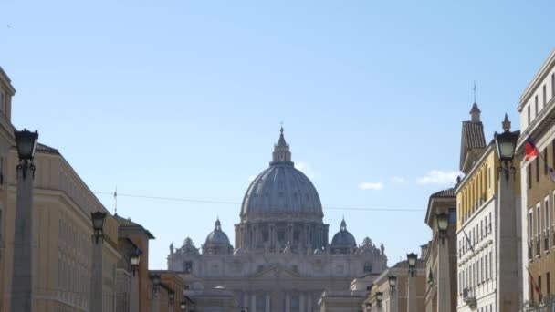 Vatikan 'daki Aziz Peter Katedrali — Stok video