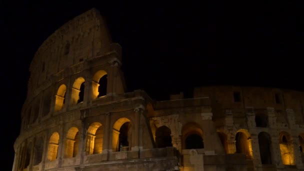 Colosseum at night time — Stockvideo