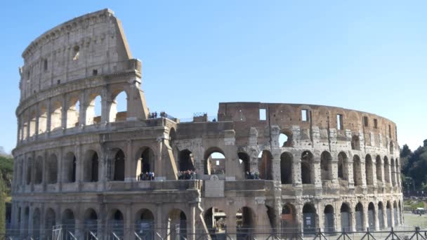 Coliseo Romano en el día de verano — Vídeo de stock