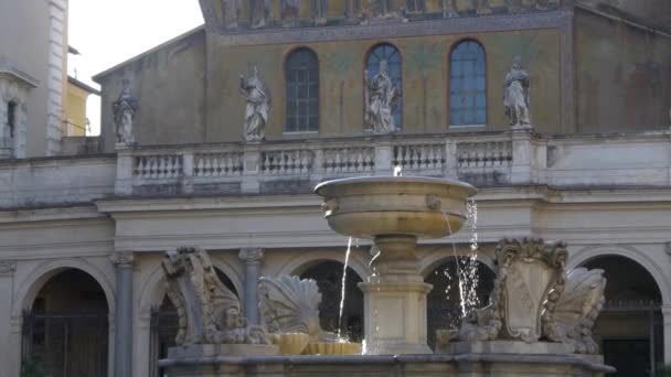 Marmurowa fontanna w Rzymie — Wideo stockowe