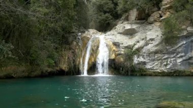 dağ nehir ve şelale