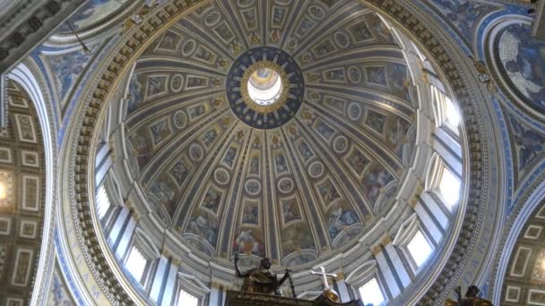 Innenraum der Peterskirche — Stockvideo