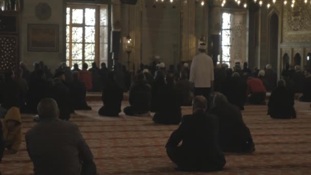 ブルー モスクで祈る人 — ストック動画