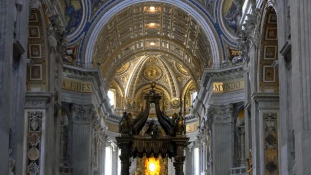 Interior da catedral de São Pedro — Vídeo de Stock