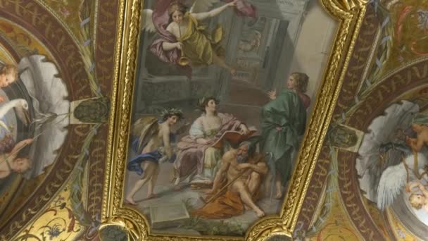 与绘画在大教堂的教堂天花板 — 图库视频影像