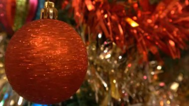 kırmızı parlak Noel top