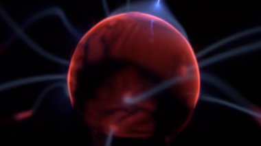 Plazma topu aydınlatma siyah arka plan üzerine