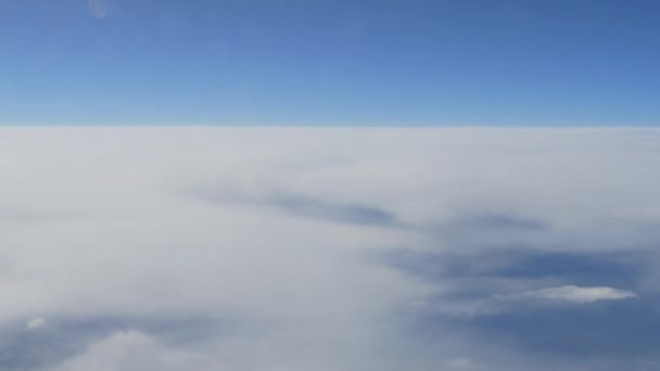 Hermosas nubes en el cielo azul — Vídeos de Stock