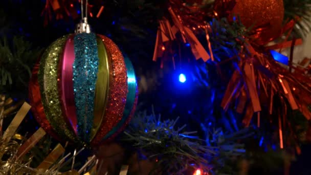 Vánoční strom a koule