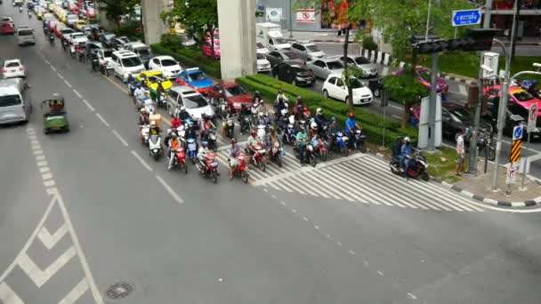 Dopravní zácpa v centru města — Stock video