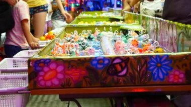 oyun tablo içinde yüzen lastik ördek