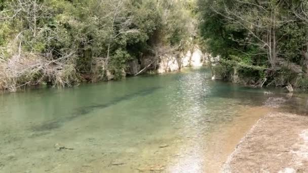 Dağ nehir ve şelale — Stok video