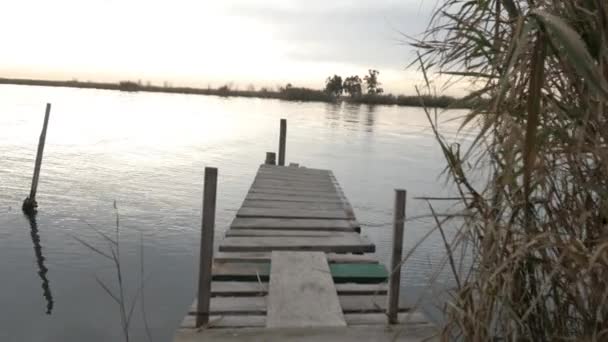 Quai de jetée au coucher du soleil — Video