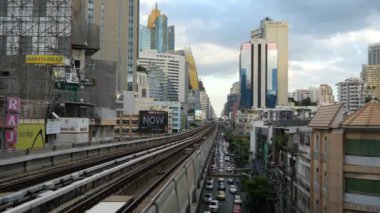kamera tarafından geçen metroyu 