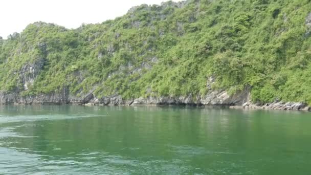 Tropiska landskapet i ha long bay — Stockvideo