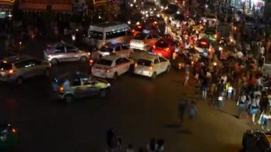 Ho Chi Minh yolu üzerinde kaotik trafik
