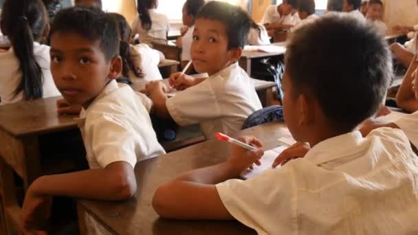 Cambodian children at school — Stock Video