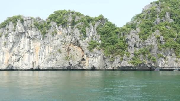 Paesaggio tropicale di ha lunga baia — Video Stock