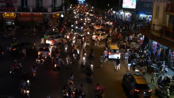 Chaotische verkeer onderweg van Ho Chi Minh — Stockvideo