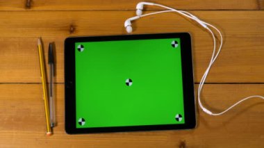 Tablo üzerinde dijital tablet