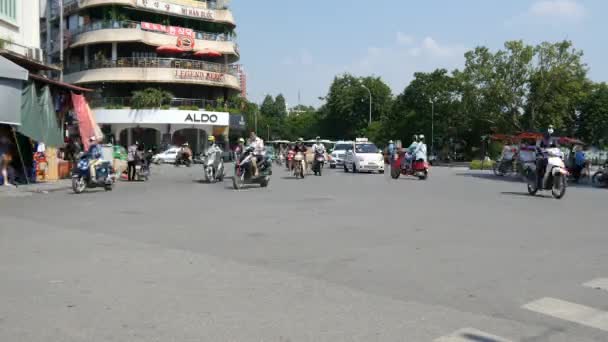 Χαοτική κυκλοφορίας στον δρόμο του Χο Τσι Μινχ — Αρχείο Βίντεο