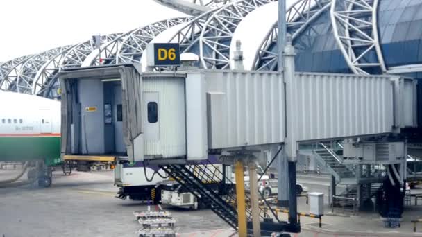 Tubos de embarque aeropuerto — Vídeos de Stock