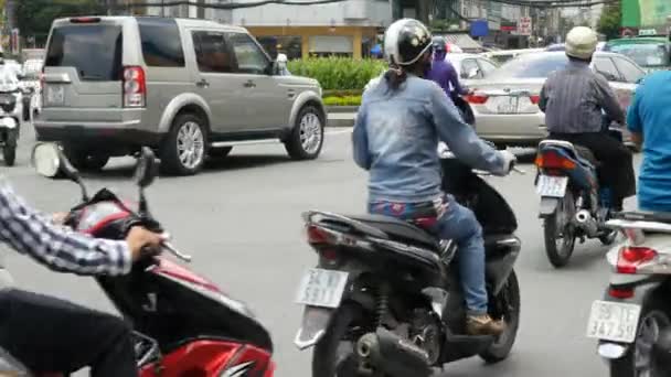 Chaotischer Verkehr auf der Straße von Ho Chi Minh — Stockvideo