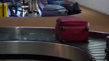 Varış kemerinde hareketli Bagaj çanta