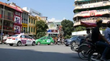 Ho Chi Minh yolu üzerinde kaotik trafik