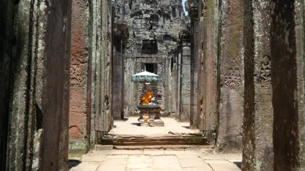 Kamboçya Angkor wat bayon tapınakta — Stok video