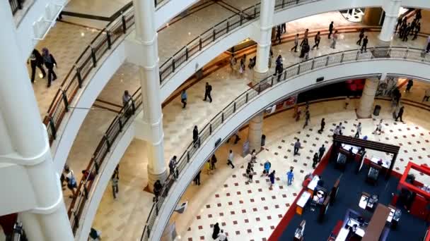 Shopping center com multidão de pessoas — Vídeo de Stock