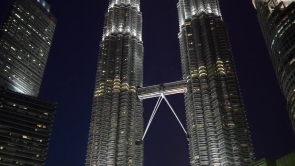 Petronas twin towers — Stockvideo
