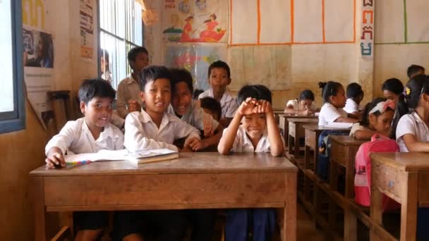 Cambodian children at school — Stock Video