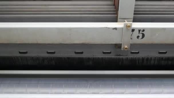Автоматизированная технология производства на текстильном заводе — стоковое видео