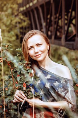 Amerikan bayrağı elbise kız güzel.