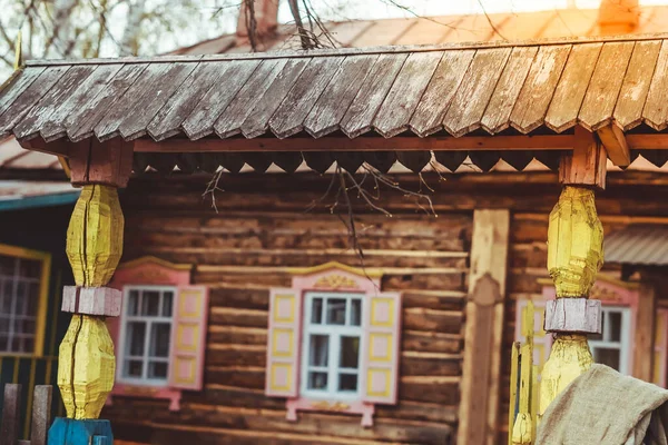 Rusya köyünde bir ev. — Stok fotoğraf