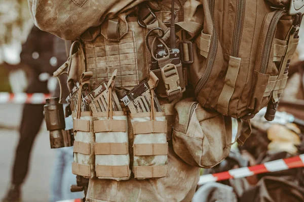 Soldado Tem Uma Arma Nas Mãos Exército Moderno — Fotografia de Stock