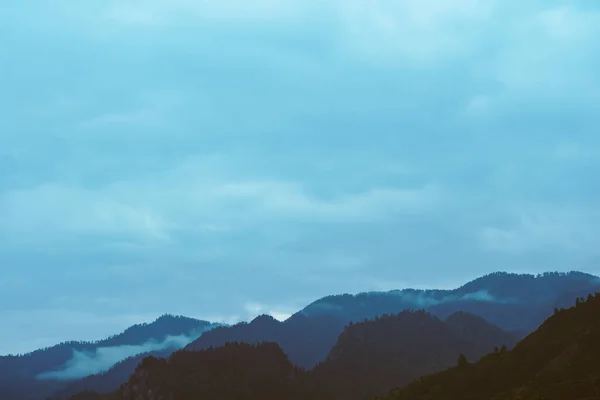 Горы Blue Ridge Parkway Встречают Утро Светом Туманом Туман Формируется — стоковое фото