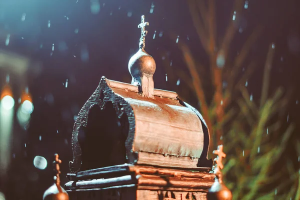 Modèle Une Église Fer Dômes Une Croix Nuit — Photo