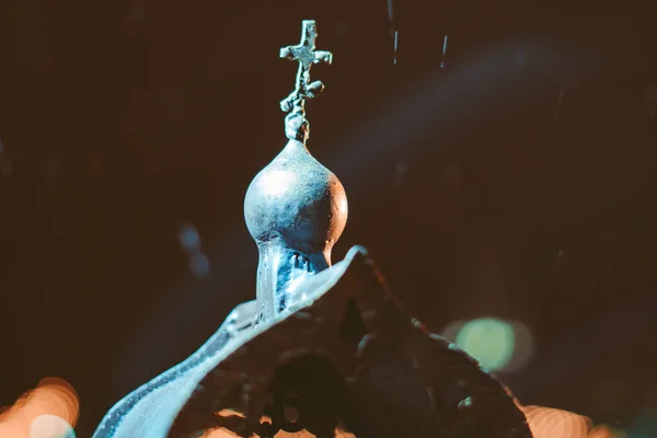 Modelo Uma Igreja Feita Ferro Cúpulas Uma Cruz Noite — Fotografia de Stock