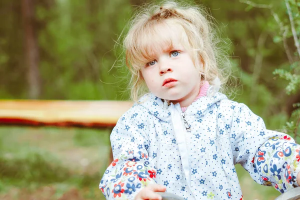 Retrato Cerca Atractiva Niña Aire Libre — Foto de Stock