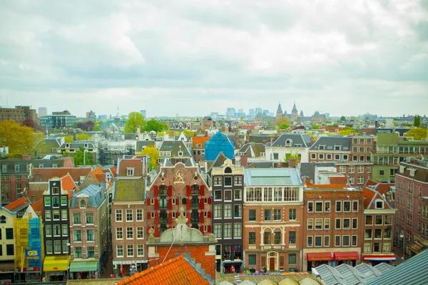 Ruas de Amsterdã na primavera, Países Baixos — Fotografia de Stock