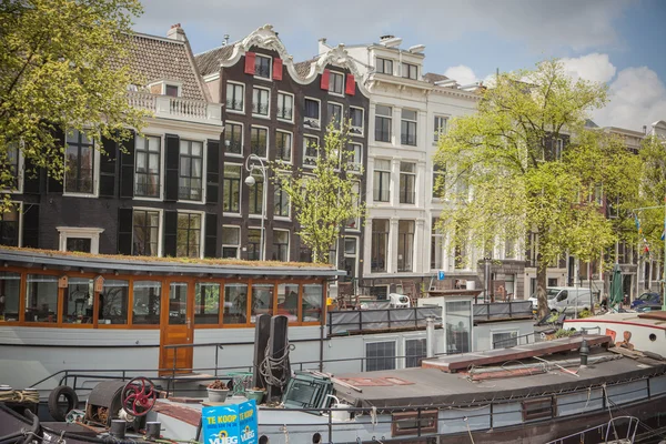 Ruas de Amsterdã na primavera, Países Baixos — Fotografia de Stock