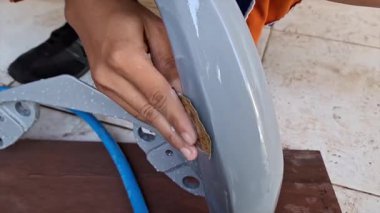 Yeniden Boyama ve Yenileme için Motorsiklet Vücut Paneli Kumlama