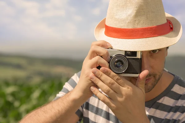 A régi kamera retro stile férfi — Stock Fotó