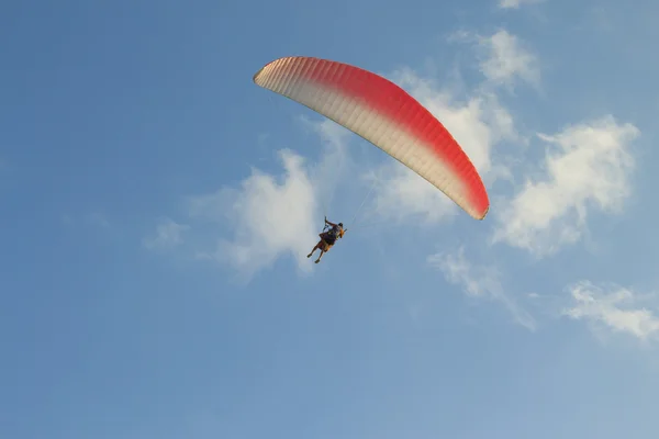 Paragliding tandem flight — Stock Photo, Image