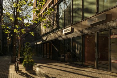 24 Mayıs 2019 Münih, Almanya - gündoğumu yıldırımında şehir alışveriş merkezi 