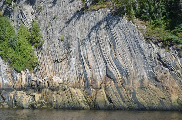Kanada 'nın Quebec kentindeki Bonaventure Adası' ndaki Cliff