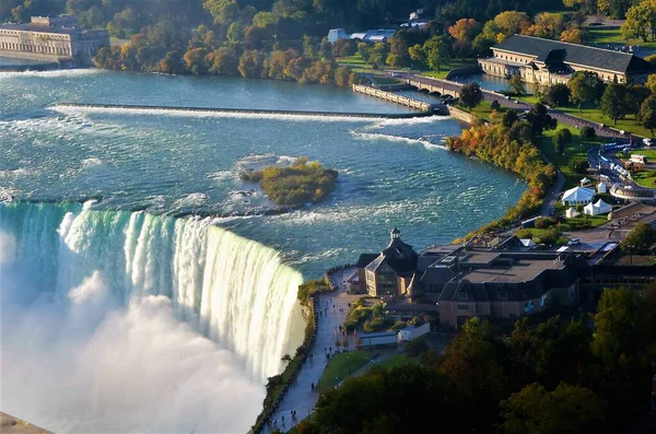 Niagara Şelalesi, Ontario, Kanada -: Kanada 'nın tepesinden, Niagara Şelalesi