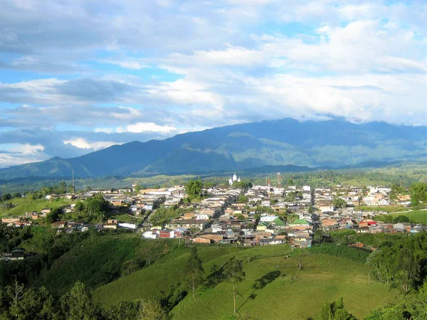 Vella Bista Quindio Kolombiya manzarası